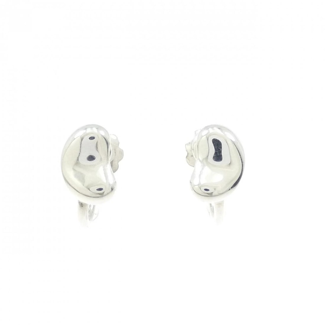 TIFFANY&CO. BEANS EARRINGS: TIFFANY&Co. Beans Earrings Brand: TIFFANY&Co. Type/Style: TIFFANY&Co. Pierce/Earring Material: 925Silver, Color: Silver Size: Actual Size Approximate dimensions (height x width): 9.3cm x 6.6cm