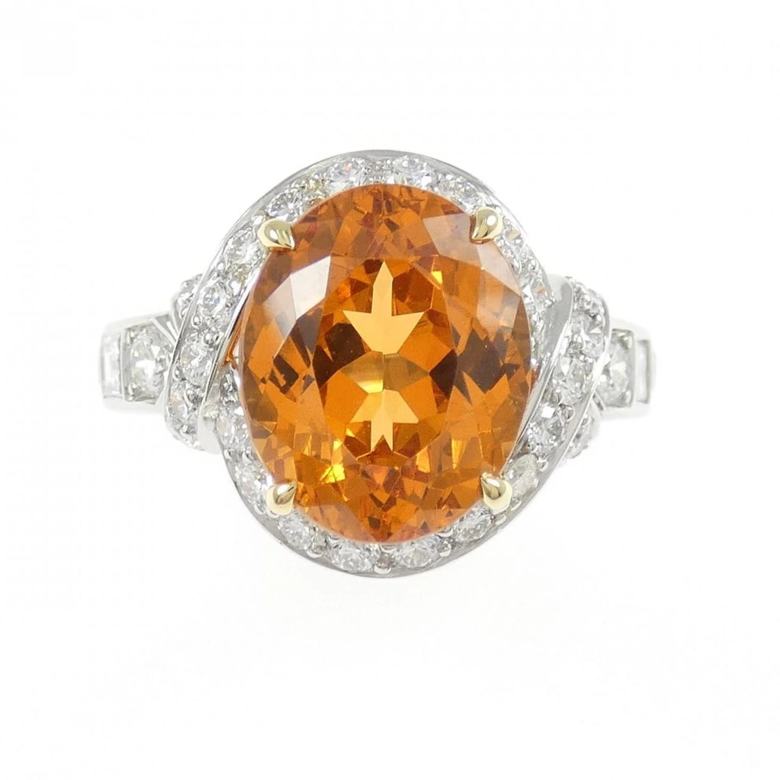 TIFFANY&CO. GARNET RING: TIFFANY&Co. Garnet Ring Brand: TIFFANY&Co. Type/Style: TIFFANY & Co. Ring Material: Platinum 950/750 Yellow Gold, Main Stone Garnet Color: YG,Silver Size: US6 Accessories: None Accessories