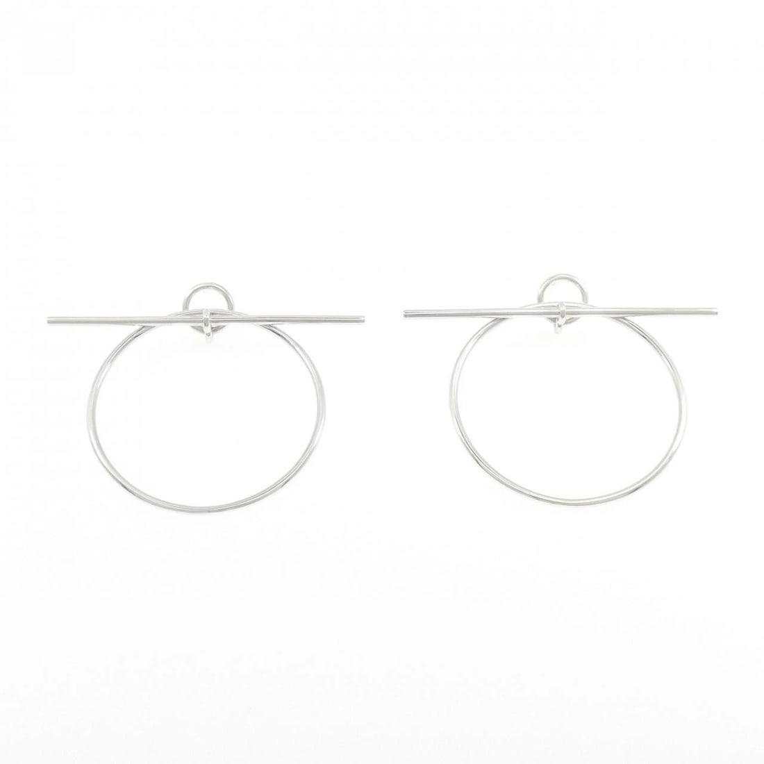 HERMES ECHAPPE PIERCE: Hermes Echappe Pierce Brand: HERMES Type/Style: Hermes Pierce/Earring Material: 925Silver, Color: Silver Size: Actual Size Approximate dimensions (height x width): 50.5cm x 60.1cm Accessories: None