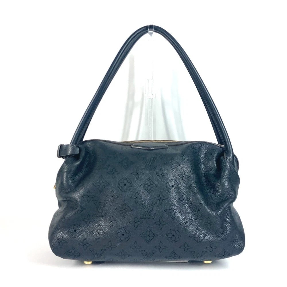 LOUIS VUITTON MONOGRAMMAHINA GALATEA PM SHOULDER BAG: LOUIS VUITTON MonogramMahina Galatea PM Shoulder Bag Brand: Louis Vuitton Type/Style: Shoulder Bag Material: Monogram Mahina Leather Color: Noir / Black Size: W14.4xH7.3xD7.7inch /