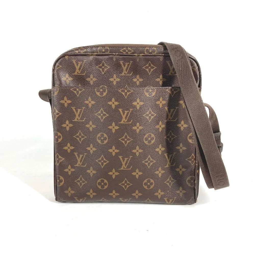 LOUIS VUITTON MONOGRAM TROTTER-BOBOURG CROSSBODY: LOUIS VUITTON Monogram Trotter-Bobourg Crossbody Brand: LOUIS VUITTON Type/Style: Shoulder Bag Material: MonogramCanvas Color: Brown Size: W9.3xH10.6xD1.6inch / W23.5cmxH27cmxD4cm Accessories: Non