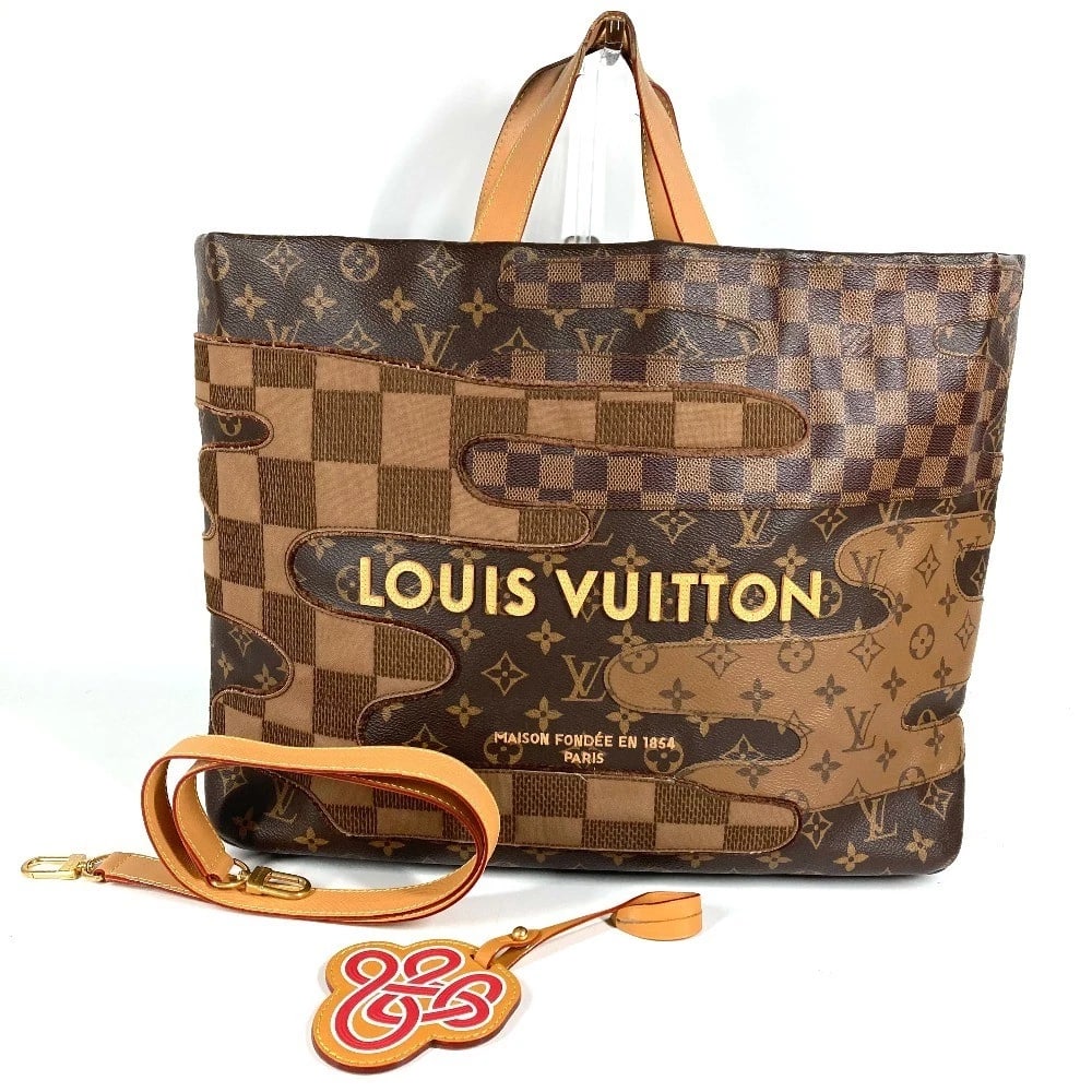 LOUIS VUITTON MONOGRAM LANDSCAPE SHOPPER TOTE BAG: LOUIS VUITTON Monogram Landscape Shopper Tote Bag Brand: LOUIS VUITTON Type/Style: Hand Bag Material: MonogramCanvas / Damier Canvas Color: Brown Size: W15.7xH12.6xD6.3inch / W40cmxH32cmxD16cm Acc