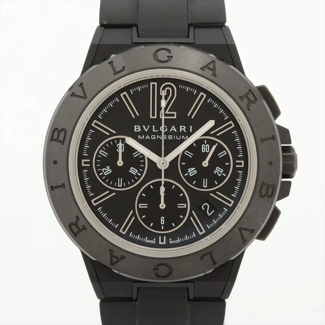 BVLGARI DIAGONO MAGNESIUM & RUBBER BLACK: Bvlgari Diagono Magnesium & rubber black Brand: Bvlgari Type/Style: Wristwatch Material: Magnesium & rubber Color: Dial Color Black Size: Case:W1.6 x H1.6inch / W42 x H42 Circumference of