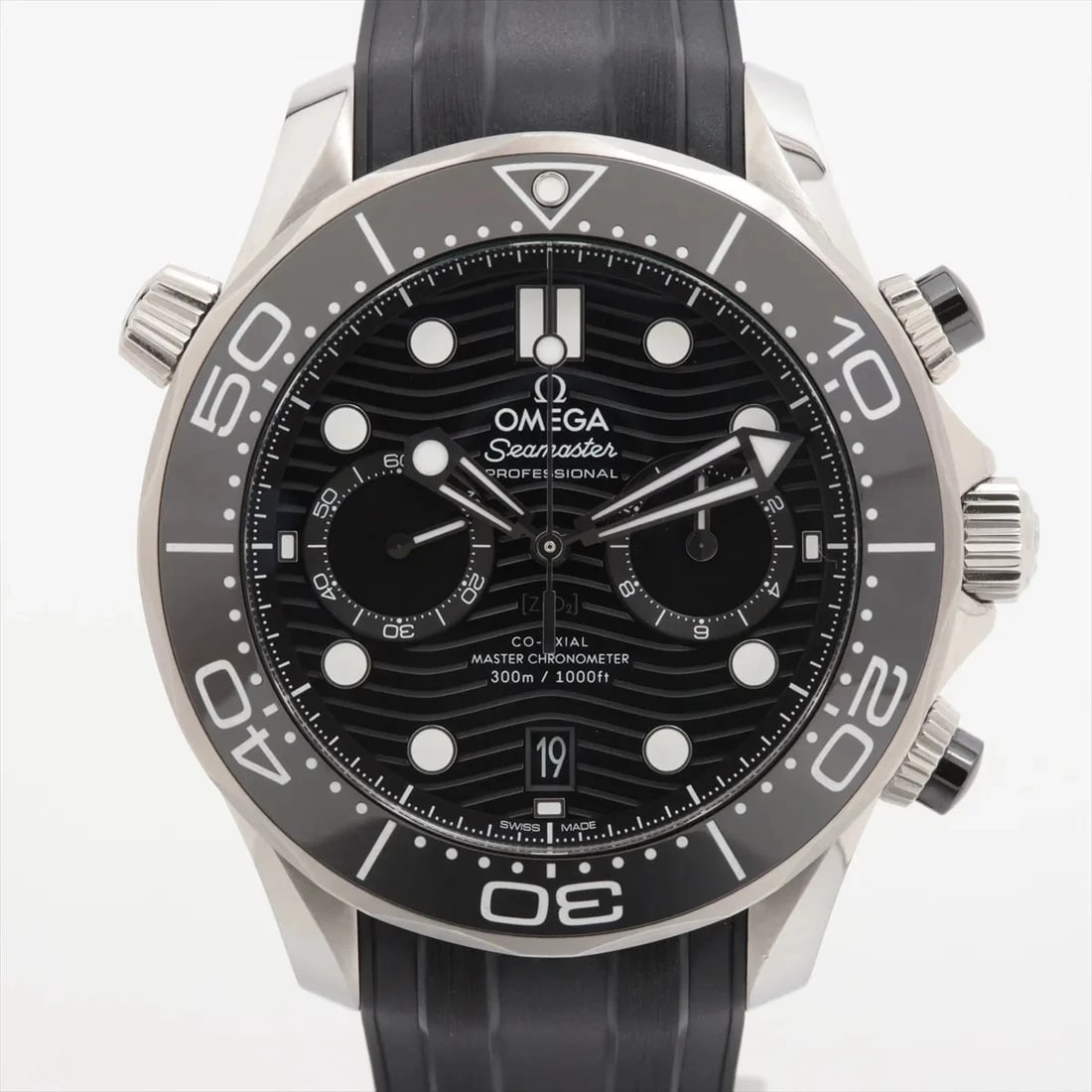 OMEGA SEAMASTER DIVER CO-AXIAL CHRONOMETER: Omega Seamaster Diver Co-Axial chronometer Brand: Omega Type/Style: Wristwatch Material: SS & Rubber Color: Dial Color Black Size: Case:W1.6 x H1.6inch / W44 x H44 Circumference of Wrist:8.1inch /