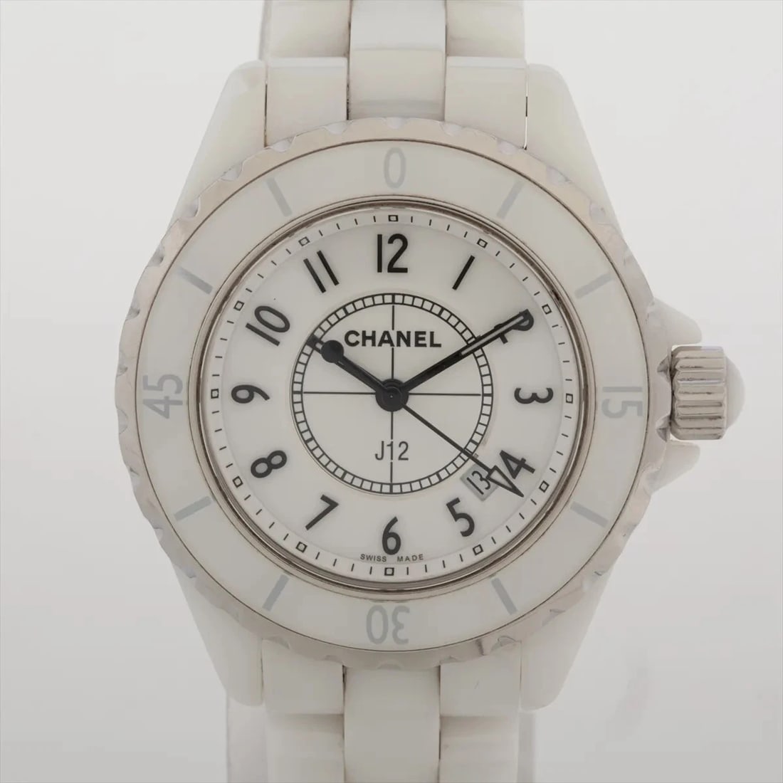 CHANEL J12 CE?SS WHITE: Chanel J12 CE?SS white Brand: Chanel Type/Style: Wristwatch Material: CE?SS Color: Dial Color White Size: Case:W1.2 x H1.2inch / W34 x H34 Circumference of Wrist:5.7inch / 14.5 Accessories: None