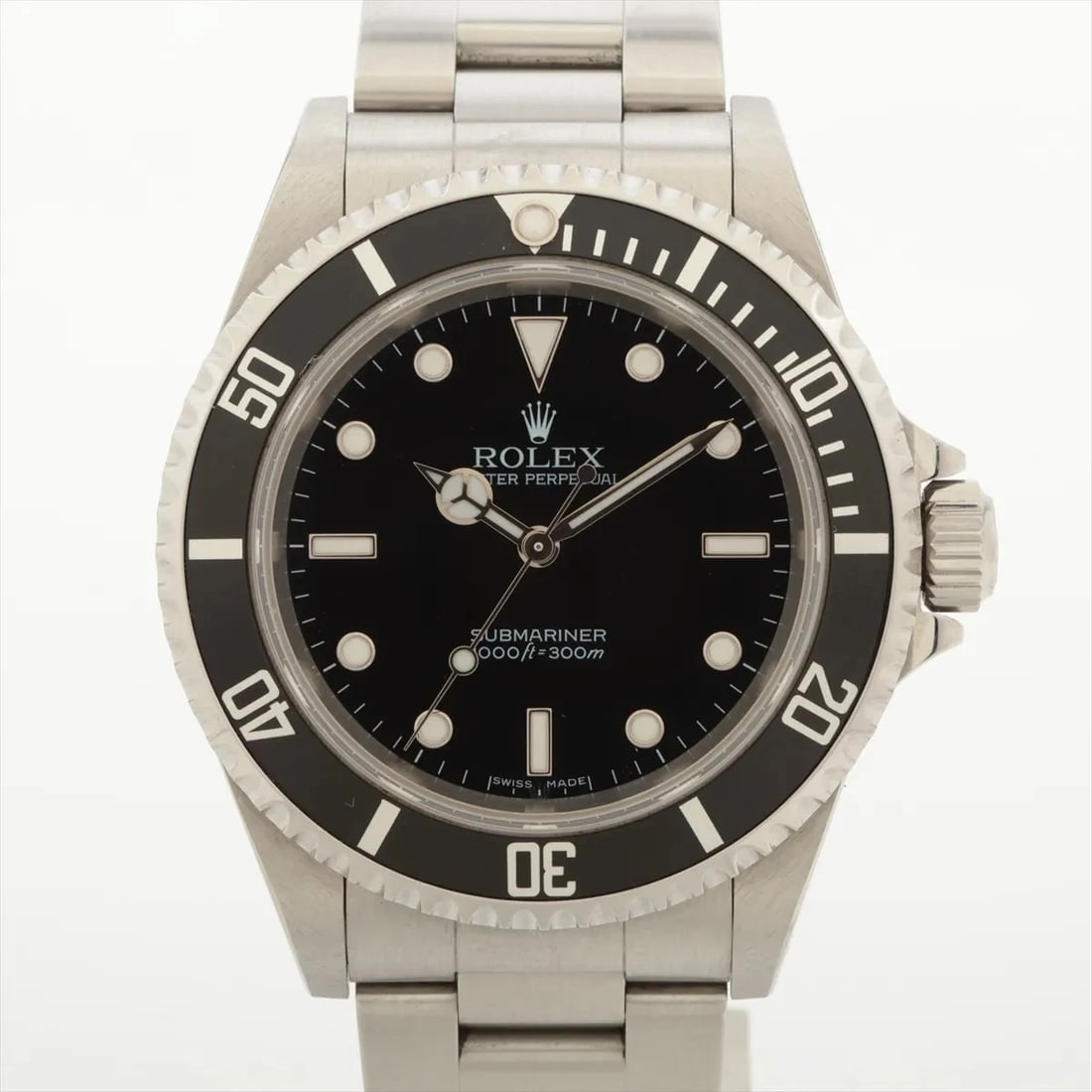 ROLEX SUBMARINER SS BLACK: Rolex Submariner SS black Brand: Rolex Type/Style: Wristwatch Material: SS Color: Dial Color Black Size: Case:W1.6 x H1.6inch / W40 x H40 Circumference of Wrist:6.5inch / 16.5 Accessories: None