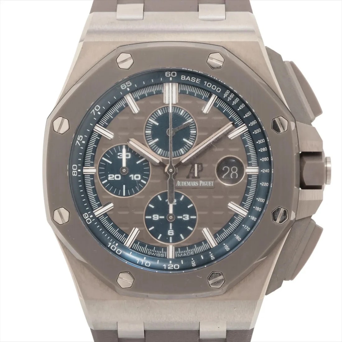 AUDEMARS PIGUET ROYAL OAK OFFSHORE CHRONOGRAPH CE?TI: Audemars Piguet Royal Oak offshore Chronograph CE?TI Brand: Audemars Piguet Type/Style: Wristwatch Material: CE x TI x rubber Color: Dial Color Gray Size: Case:W1.6 x H1.6inch / W44 x H44