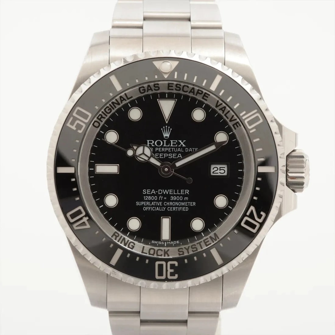 ROLEX SEA-DWELLER SS BLACK: Rolex Sea-Dweller SS black Brand: Rolex Type/Style: Wristwatch Material: SS Color: Dial Color Black Size: Case:W1.6 x H1.6inch / W44 x H44 Circumference of Wrist:7.3inch / 18.5 Accessories: None