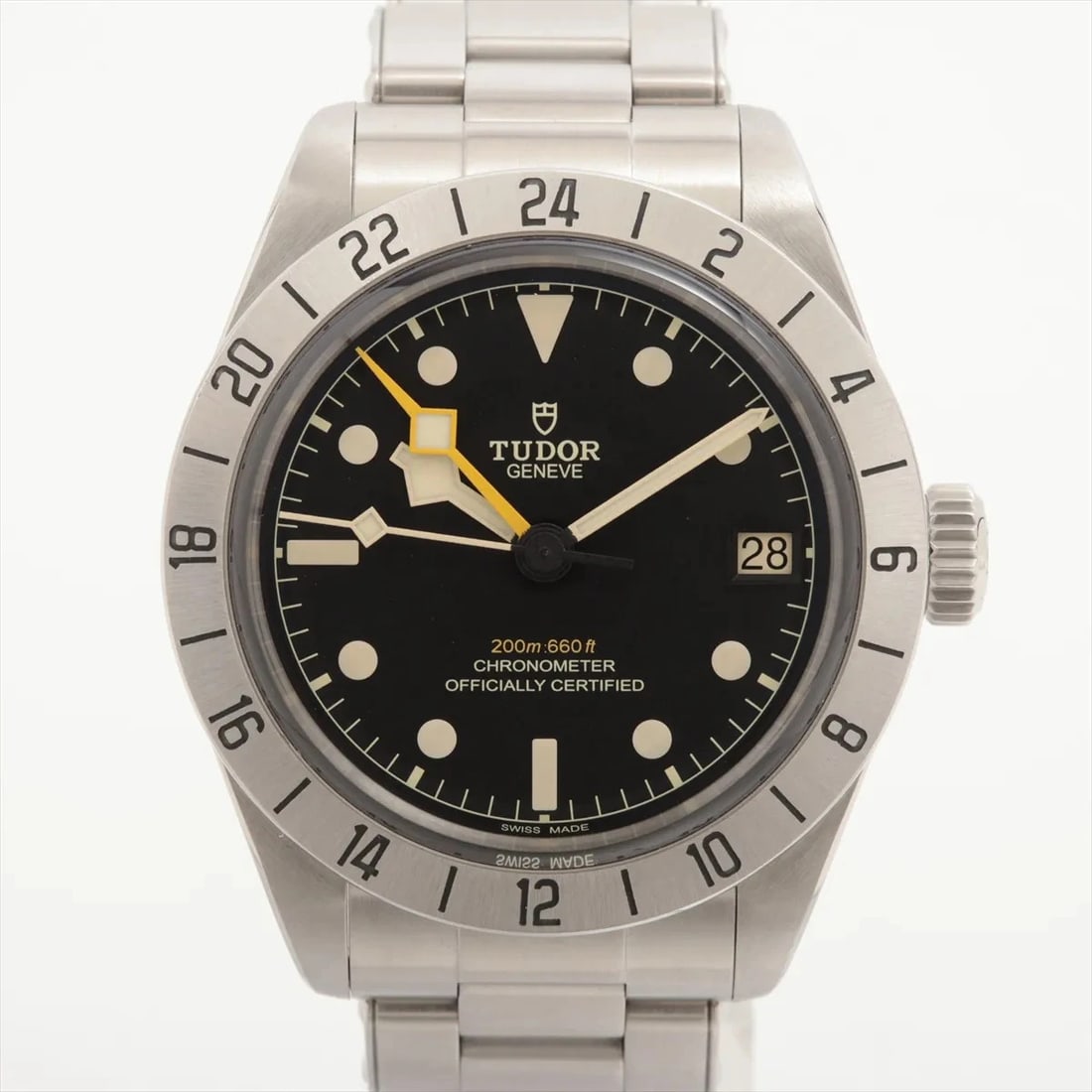 TUDOR BLACK SS BLACK: Tudor Black SS black Brand: Tudor Type/Style: Wristwatch Material: SS Color: Dial Color Black Size: Case:W1.2 x H1.2inch / W39 x H39 Circumference of Wrist:6.3inch / 16 Accessories: None Accessories