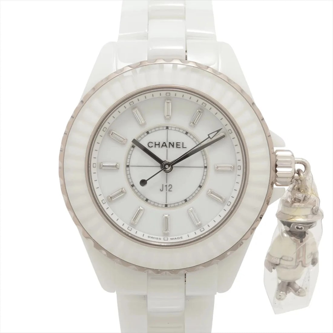CHANEL J12 CE?SS QZ WHITE: Chanel J12 CE?SS QZ white Brand: Chanel Type/Style: Wristwatch Material: WG?CE Color: Dial Color White Size: Case:W1.2 x H1.2inch / W34 x H34 Circumference of Wrist:5.7inch / 14.5 Accessories: None