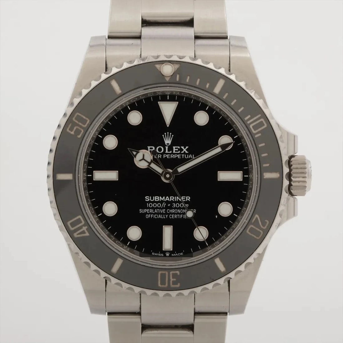 ROLEX SUBMARINER SS BLACK: Rolex Submariner SS black Brand: Rolex Type/Style: Wristwatch Material: SS Color: Dial Color Black Size: Case:W1.6 x H1.6inch / W41 x H41 Circumference of Wrist:7.9inch / 20 Accessories: None