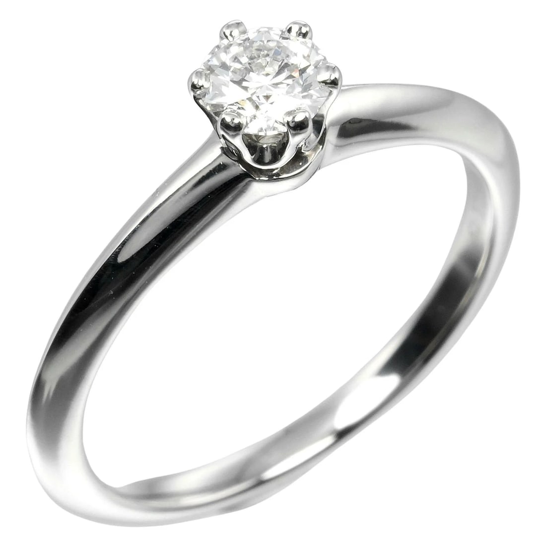 TIFFANY & CO. SOLITAIRE DIAMOND RING PT950: Tiffany & Co. Solitaire Diamond Ring Pt950 Brand: Tiffany & Co. Type/Style: Ring Material: Pt950, Main Stone Natural Color: Silver Size: US 4.5 Accessories: None Accessories Notice: When purchasing