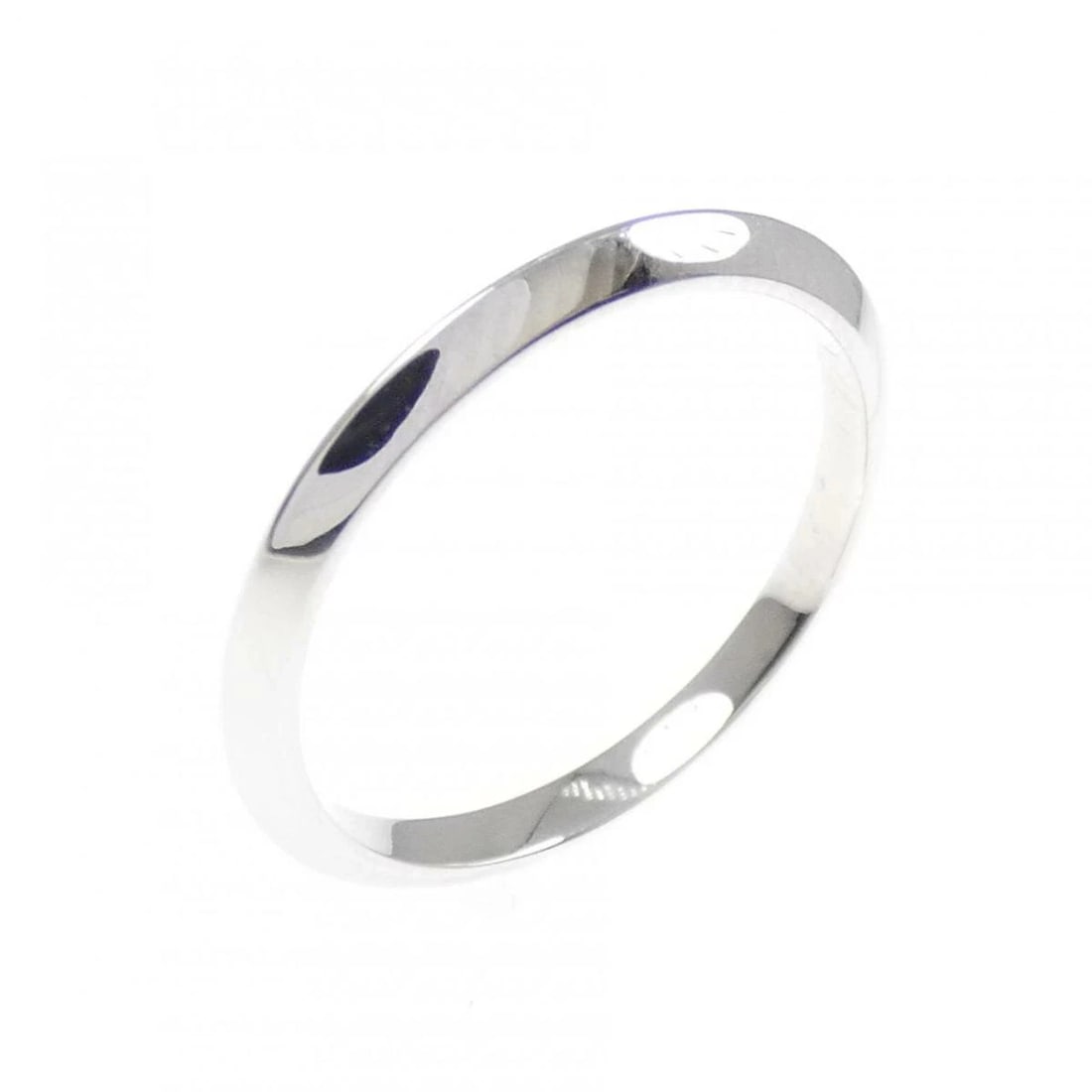 TIFFANY PLATINUM 950 BAND RING: Tiffany Platinum 950 Band Ring Brand: Tiffany & Co. Type/Style: Ring Material: Pt950, Color: Silver Size: US 5 Accessories: None Accessories Notice: When purchasing pre-owned goods, please