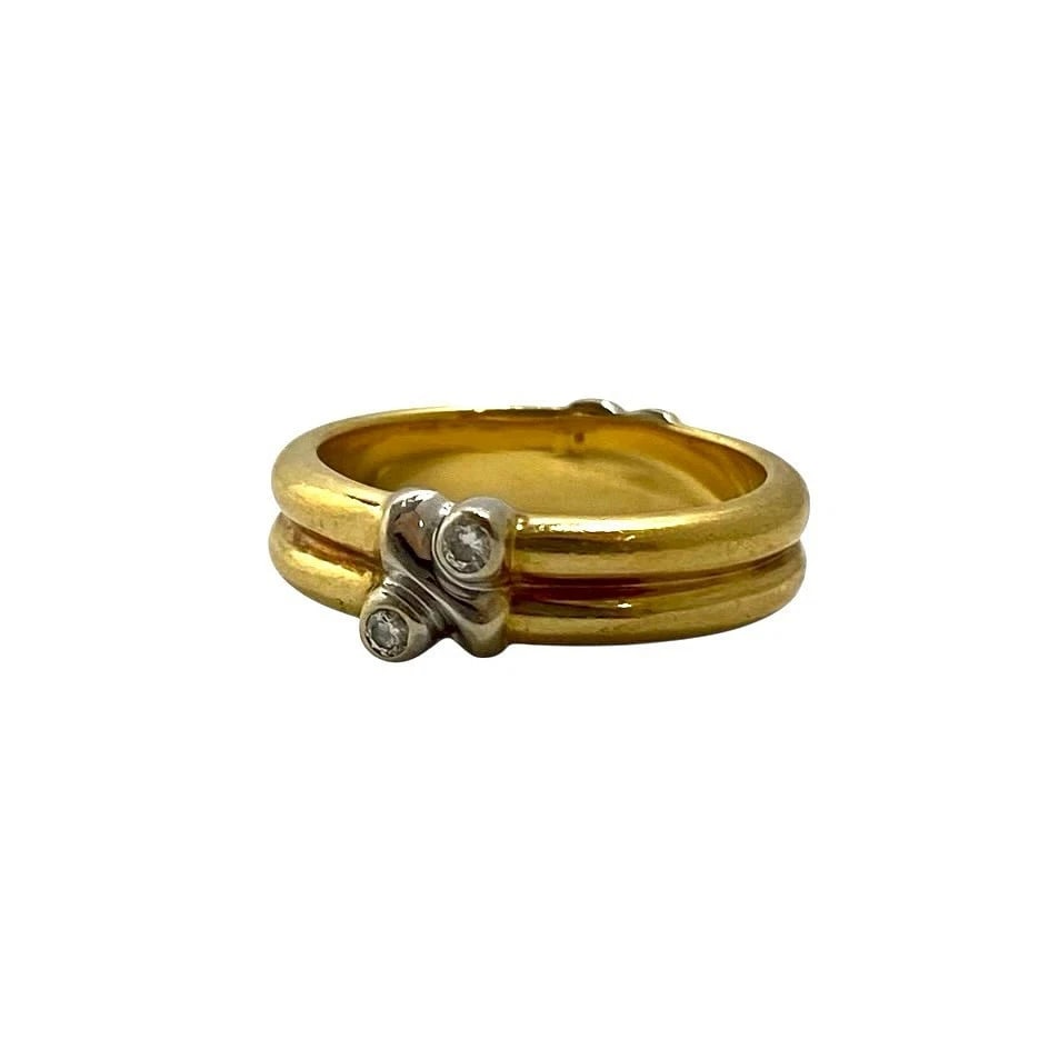 TIFFANY & CO. SIGNATURE RING YELLOW & WHITE GOLD DIAMOND: Tiffany & Co. Signature Ring Yellow & White Gold Diamond Brand: Tiffany & Co. Type/Style: Ring Material: 18K Yellow Gold and White Gold, Main Stone Natural Color: Yellow & White Size: US 5.5 Acces