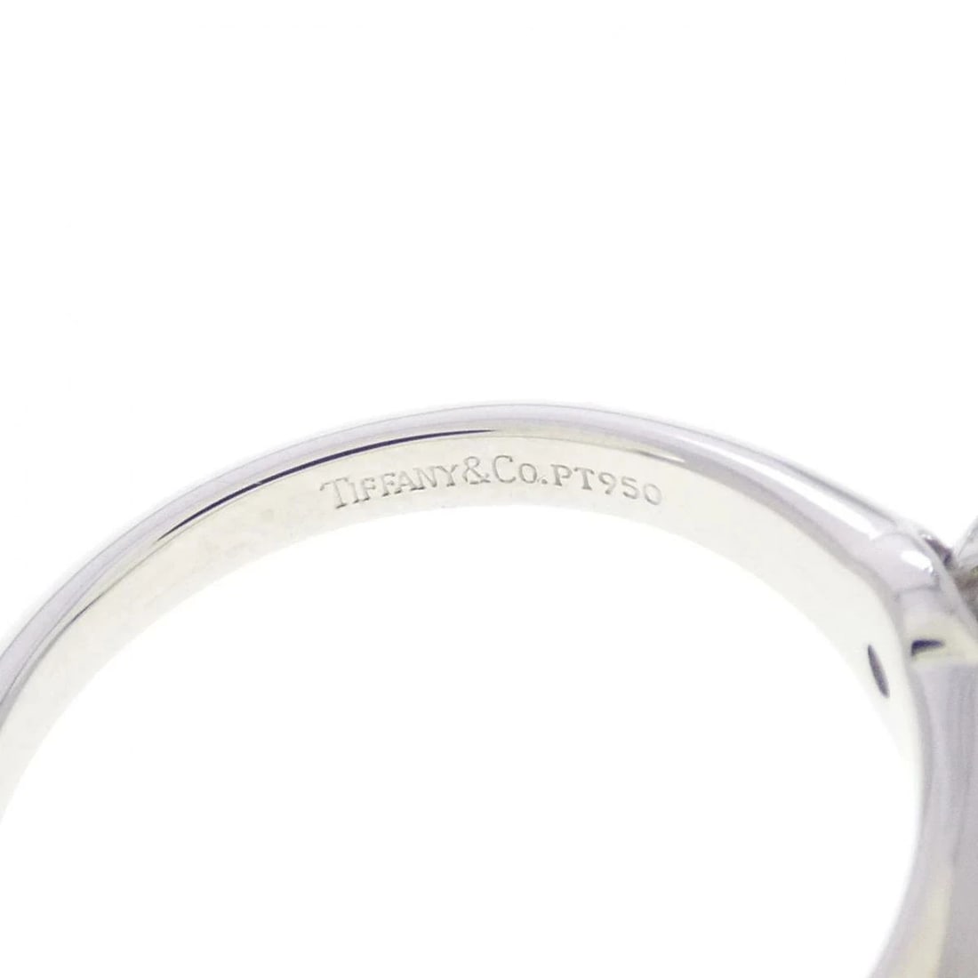 TIFFANY CLASSIC SOLITAIRE RING PLATINUM - 3