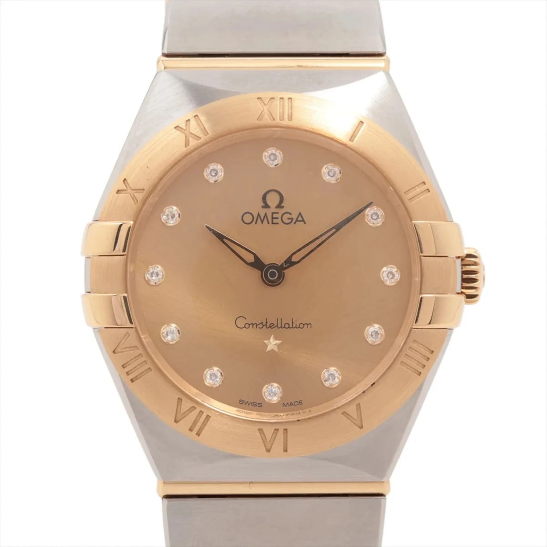 OMEGA CONSTELLATION MANHATTAN QZ CHAMPAGNE WATCH: Omega Constellation Manhattan Qz Champagne Watch Brand: Omega Type/Style: Wristwatch Material: SS?YG Color: Dial Color Champagne Size: Case:W0.8 x H0.8inch / W28 x H28 Circumference of Wrist:6.5inch /