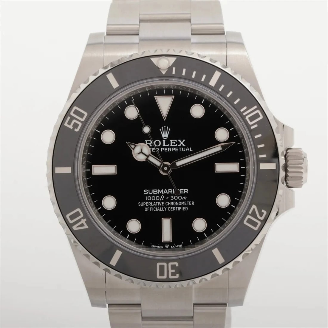 ROLEX SUBMARINER SS AT BLACK DIAL WATCH: Rolex Submariner Ss At Black Dial Watch Brand: Rolex Type/Style: Wristwatch Material: SS Color: Dial Color Black Size: Case:W1.6 x H1.6inch / W41 x H41 Circumference of Wrist:6.9inch / 17.5 Access