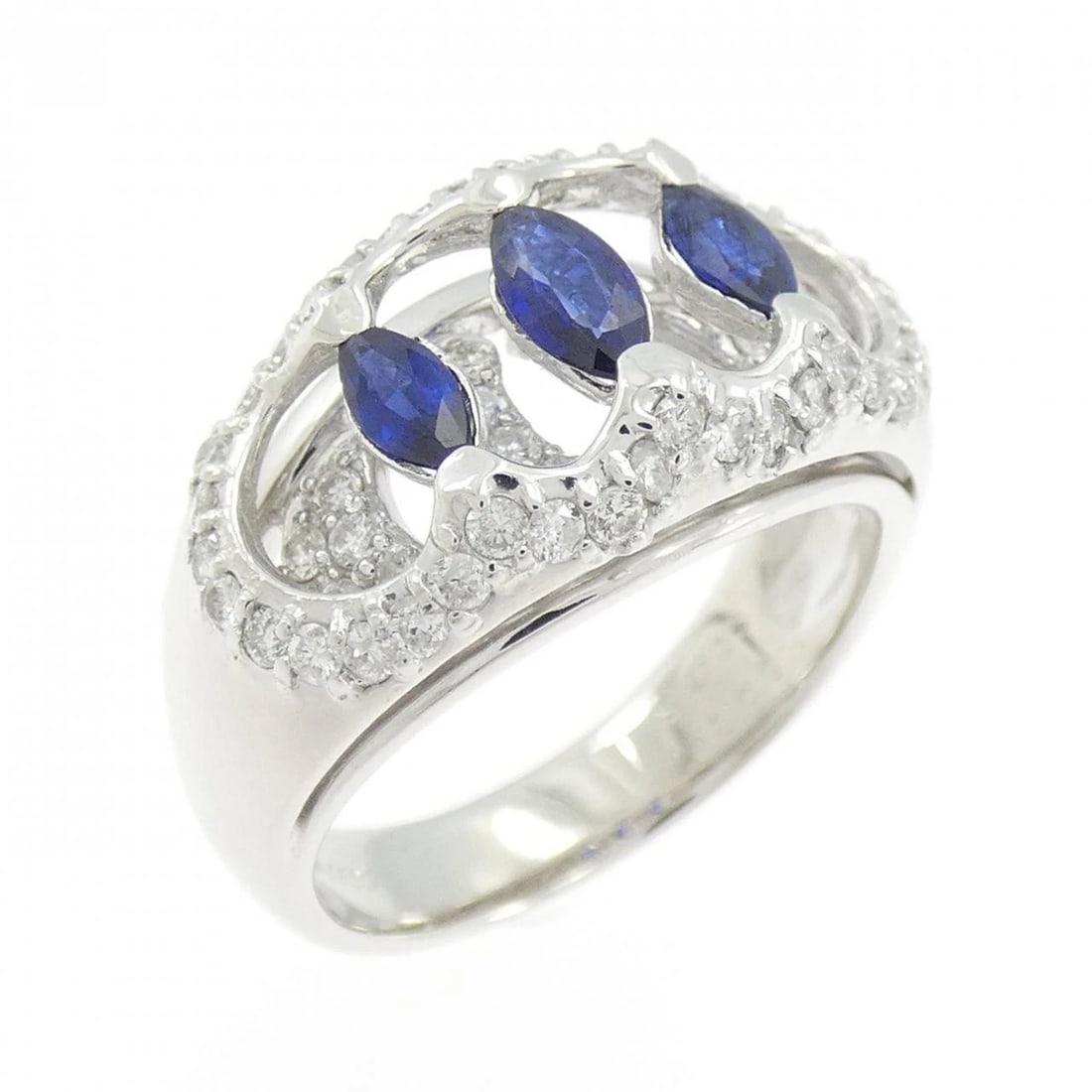PT900 SAPPHIRE RING: PT900 Sapphire Ring Brand: Unbranded Type/Style: Sapphire Ring Material: PT900, Main Stone Sapphire Natural Color: PT Size: US6 1 2 Accessories: None Accessories Notice: When purchasing pre-owned