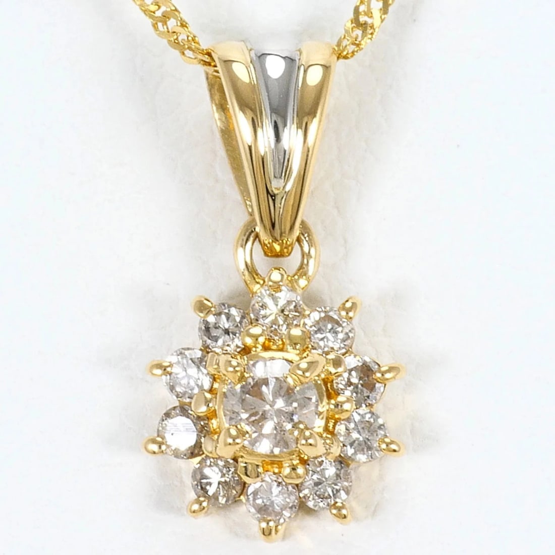 PT900 PLATINUM 18K YELLOW GOLD NECKLACE WITH DIAMOND: PT900 Platinum 18K Yellow Gold Necklace with Diamond Brand: Unbranded Type/Style: Necklace Material: Platinum 900, Yellow gold (18K), Main Stone Natural Color: Platinum, Yellow gold Size: Length: