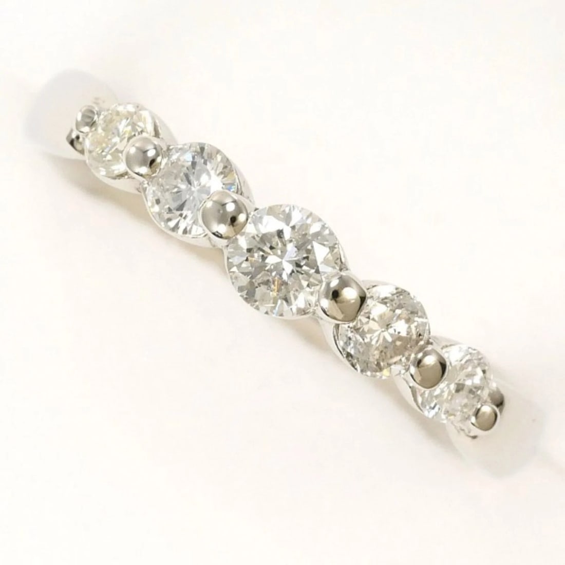 PT900 PLATINUM RING WITH DIAMOND: PT900 Platinum Ring with Diamond Brand: Unbranded Type/Style: Band ring Material: Platinum 900, Main Stone Natural Color: Platinum Size: US 2 Accessories: None Accessories Notice: When pur