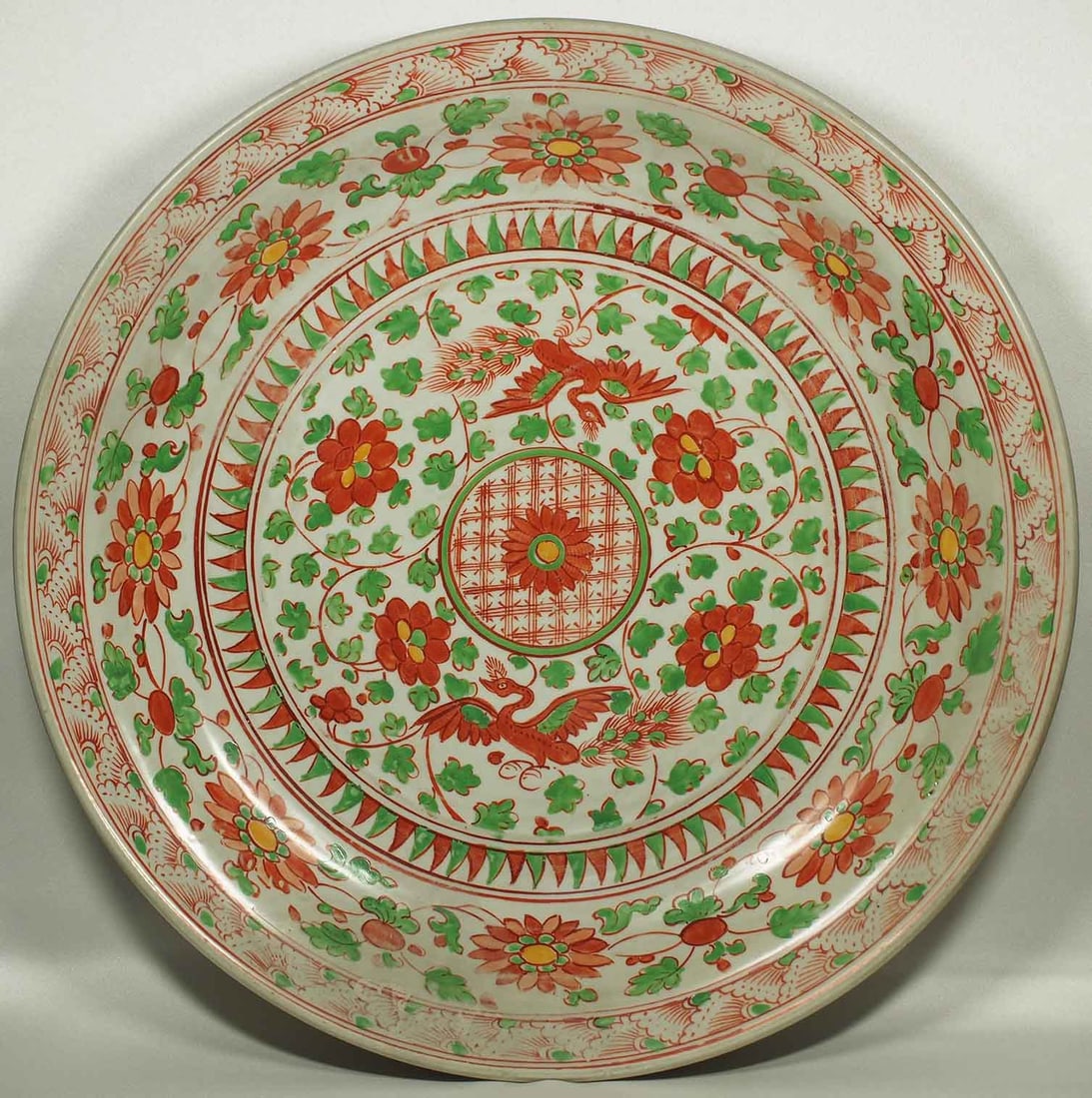 Large Wucai Charger, late Ming (1 of 7)