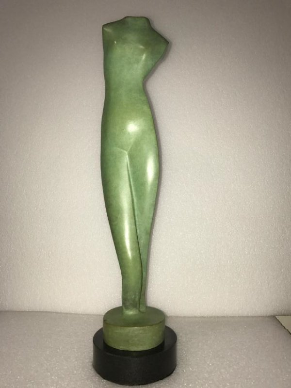 RUSSIAN-UKRAINIAN BRONZE SCULPTURE ALEXANDER ARCHIPENKO: RUSSIAN-UKRAINIAN BRONZE SCULPTURE ALEXANDER ARCHIPENKO (1887-1964). Signed Archipenko. Size: 18"H with base 16.5" without base after