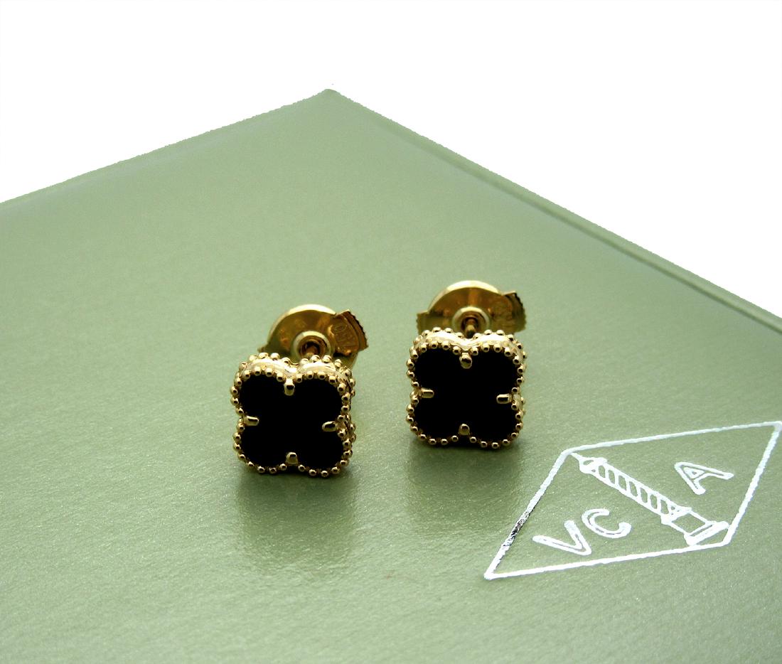 Van Cleef & Arpels Sweet Alhambra Black Onyx Mini Ear: Van Cleef & Arels Sweet Alhambra Black Onyx Mini Earstuds Metal: 18k Yellow gold Gemstone: Black Onyx Measurements: 7.5mm. x 7.5mm:Condition: excellent