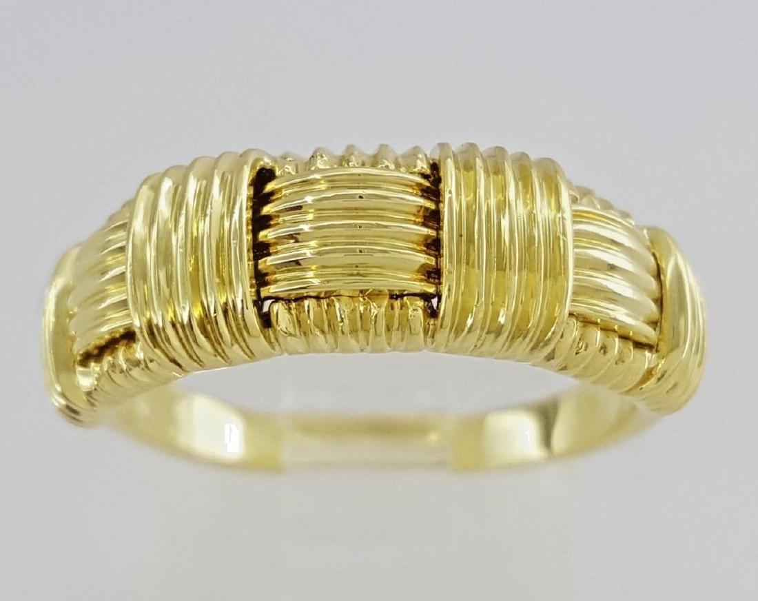 Roberto Coin Italy 18K Yellow Gold Appassionata Weave: Roberto Coin Italy 18K Yellow Gold Appassionata Weave Ring / Band. weight 5.8 grams and is size 7. The ring has a designer's signature small red ruby & is stamped "18KT ?1226VI ITALY". The ring will c