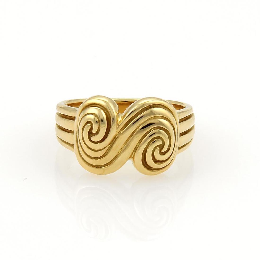 Tiffany & Co. SPIRO 18k Yellow Gold Grooved Spiral Ring: Tiffany & Co. SPIRO 18k Yellow Gold Grooved Spiral Design Ring Size 5.5 SPIRO collection. Forged from 18k yellow gold with a polished finish, the piece features a triple grooved spiral S form, the sid