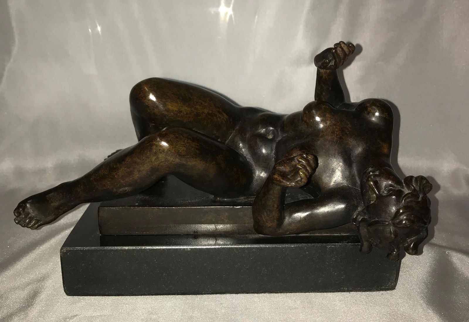 Aristide Maillol French Bronze Sculpture OF NUDE: Aristide Maillol (1861-1944) French Bronze Sculpture OF NECKED WOMEN. Signed. Monogrammed Size: 5"H x 10.5"L estate lot does not come with paper work!