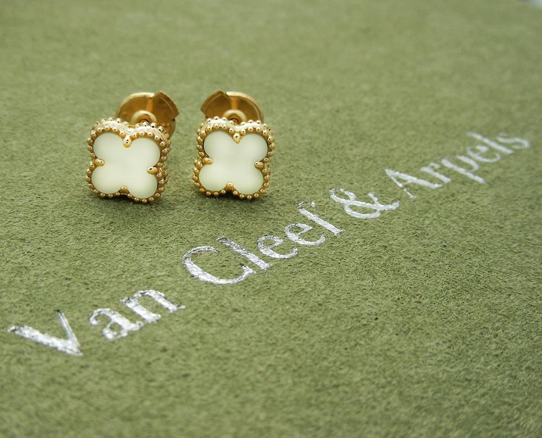 Van Cleef & Arpels Sweet Alhambra 18k Mother of Pearl: Van Cleef & Arpels Sweet Alhambra Mother of Pearl Mini Earstuds Metal: 18k Yellow gold Gemstone: Mother of Pearl Measurements: 7.5mm. x 7.5mm-Condition: excellent