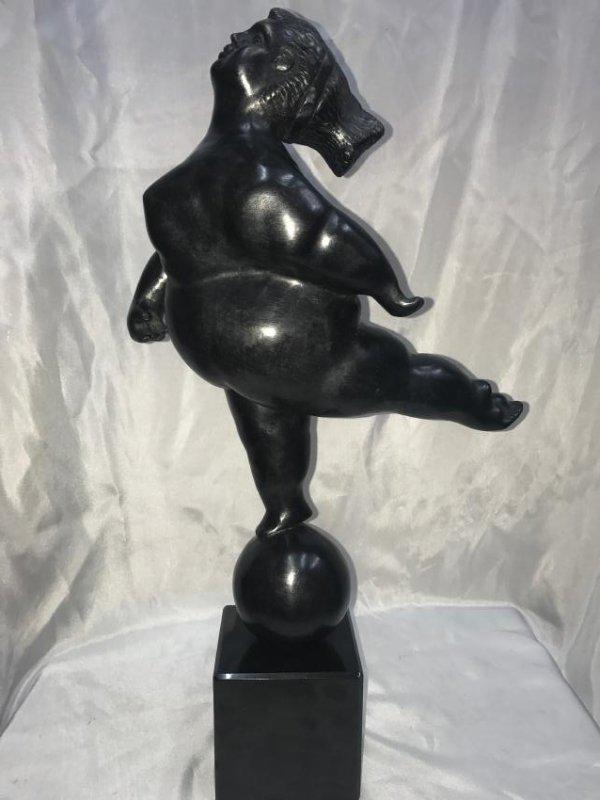 COLOMBIAN BRONZE SCULPTURE FERNANDO BOTERO: Colombian Bronze Sculpture Fernando Botero Signed Botero Ballerina Measures 17" + 4"base Estate Item does not come with Paper Work