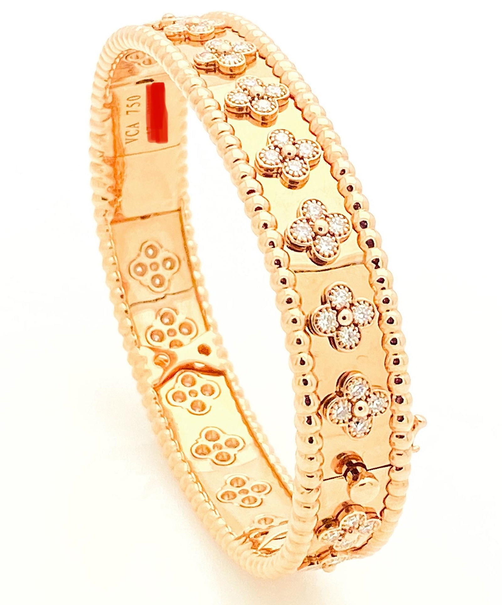 VAN CLEEF & ARPELS ROSE GOLD DIAMOND BRACELET: VAN CLEEF & ARPELS ROSE GOLD AND DIAMONDS :BRAND: VAN CLEEF & ARPELS:COLLECTION : PERLEE CLOVER :STONES : 80 DIAMONDS, 1.78 TCW DEF,IF TO VVS :WRIST SIZE: 7" (17):CONDITION : EXCELLENT LIKE NEW!:ESTIM
