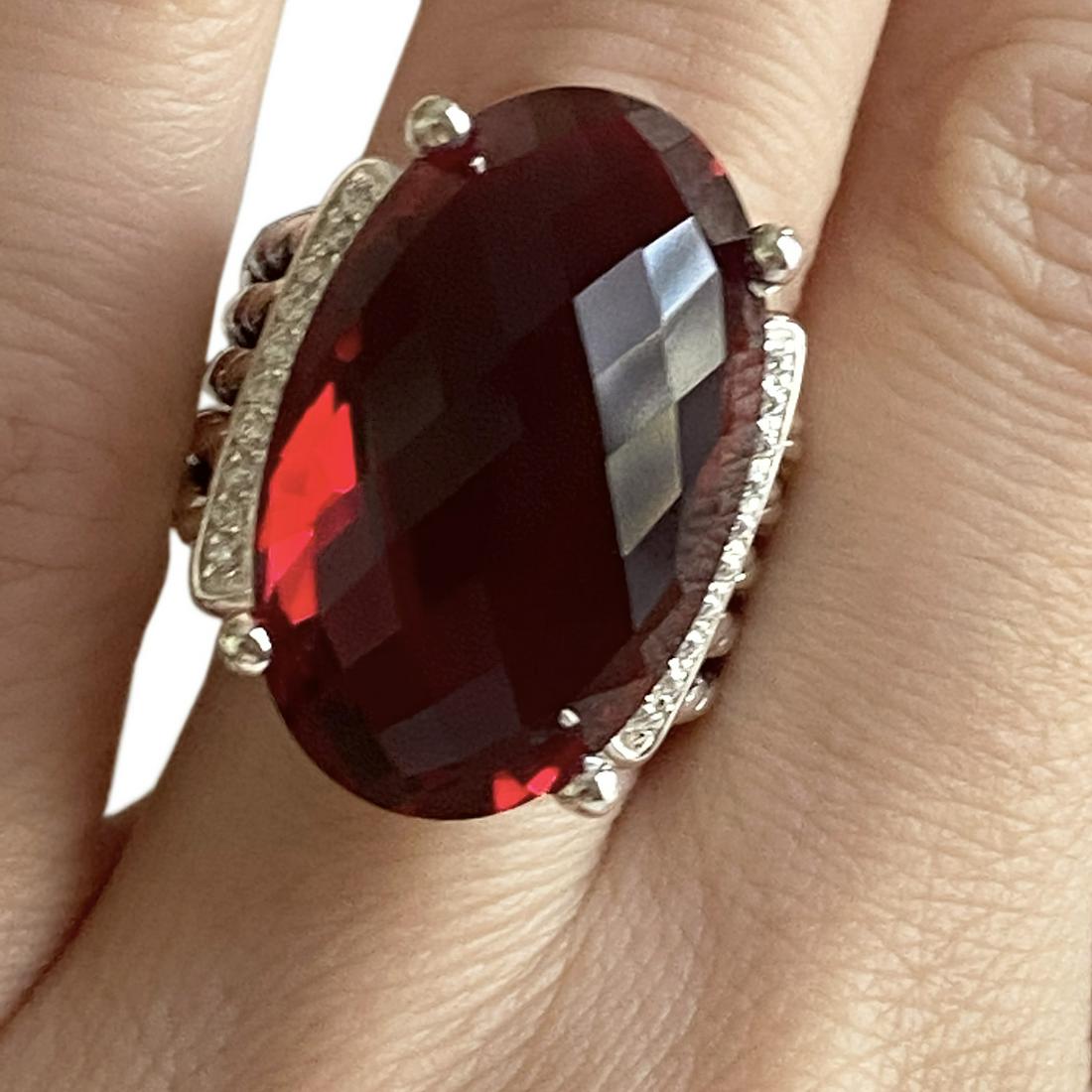 DAVID YURMAN RED GARNET DIAMOND WHEATON LARGE RING: DAVID YURMAN WHEATON LARGE RING IN STERLING SILVER 925 WITH RED GARNET AND DIAMONDS -BRAND: DAVID YURMAN-COLLECTION: WHEATON-STONES: RED GARNET AND DIAMONDS -METAL : STERLING SILVER 925-SIZE: 7-WIDTH