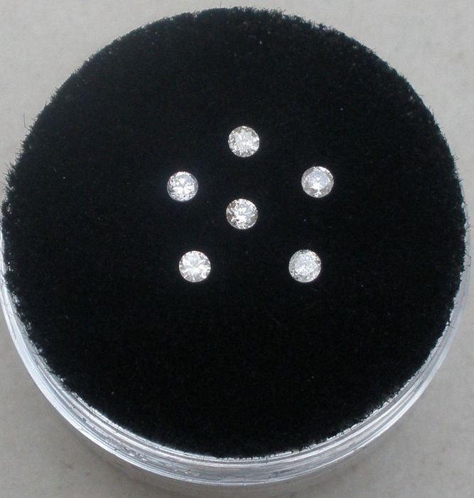Set of 6 - 0.30 ct. Round Brilliant Diamonds UNTREATED (1 of 3)