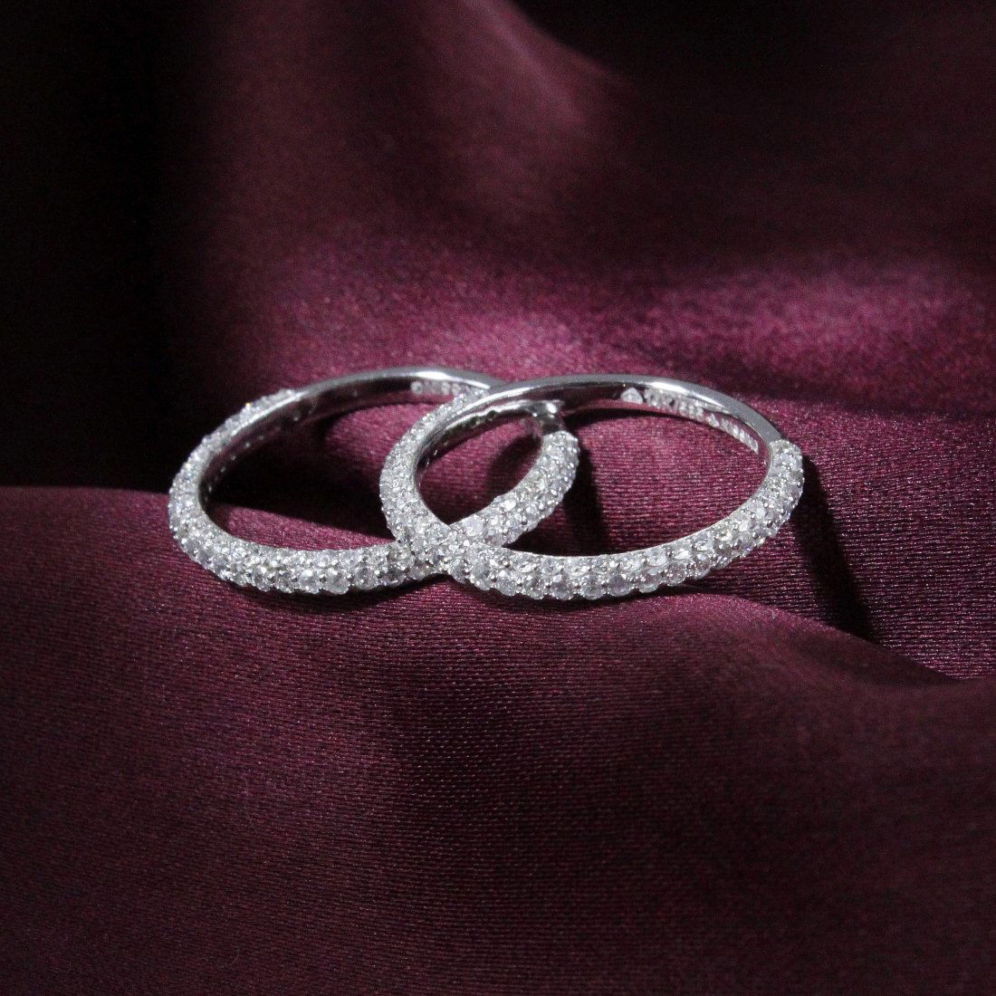 14 K / 585 Set of 2 White Gold Diamond Band Rings (1 of 8)