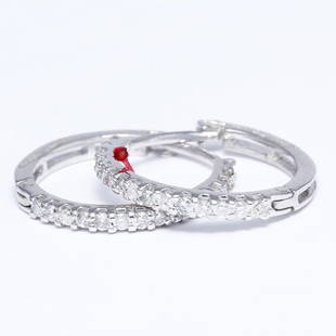 14 K / 585 White Gold Diamond Hoop Earrings: RESERVE PRICE - 800 $ 14 K / 585 White Gold Diamond Hoop Earrings Push Back Earrings Measurement - 18 mm 14 K Hallmarked White Gold Gross metal weight - 2.700 g &n