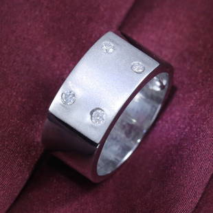 14 K / 585 White Gold Men's Diamond Ring: RESERVE PRICE - 500 $ 14 K / 585 White Gold Men's Diamond Ring White Gold Hallmarked 14 K / 585 Gold weight - 8.900 g Ring size - US 7 Top Ring - 15 mm x 10 mm &nbs