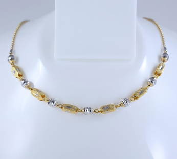 18 K / 750 Hallmarked Yellow and White Gold Chain Necklace: RESERVE PRICE - 1000 $ 18 K / 750 Hallmarked Yellow and White Gold Chain Necklace Gross metal weight - 13.120 g Chain Length - 18 inches (46 cm) Italian Make Beaded Design