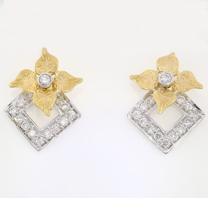 IGI Certified 18 K / 750 Yellow Gold Diamond Earrings: IGI Certified 18 K / 750 Yellow Gold Diamond Earrings Screw Back Earrings 18 K / 750 Hallmarked Yellow gold Gross metal weight - 4.39 g Dimensions - 16 X 13 mm Diamond Details<