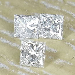 Set of 3 - 0.12 ct. Princess cut Diamonds - UNTREATED