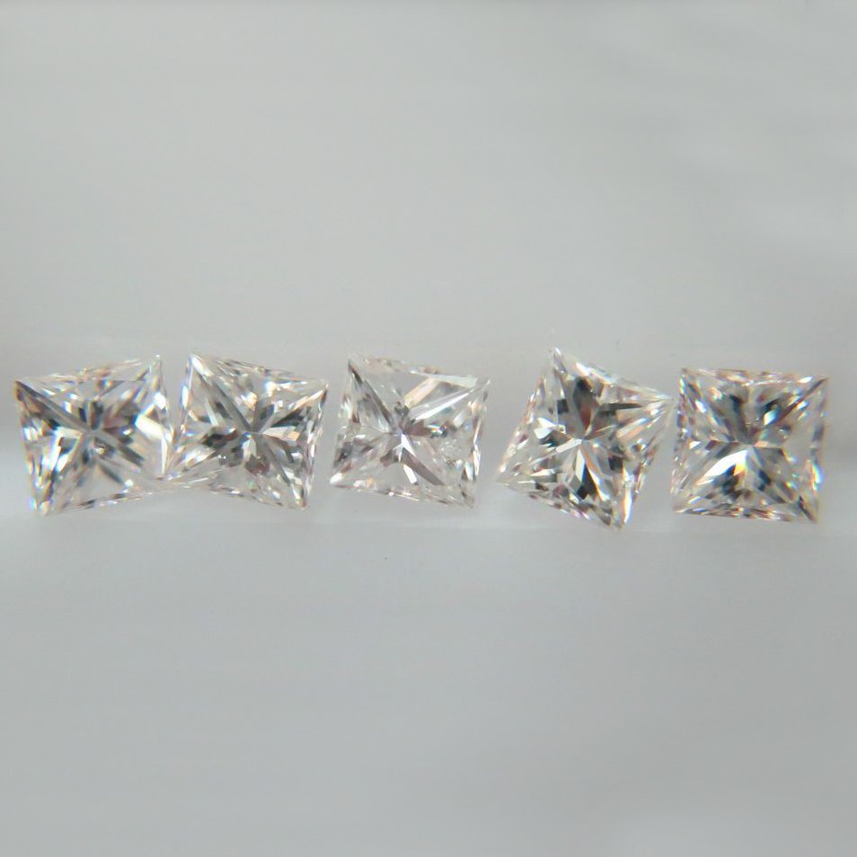 Set of 5 - 0.40 ct. Princess cut Diamonds - UNTREATED (1 of 1)