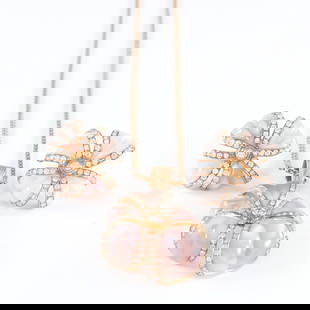 18 K Rose Gold Diamond & Mother of Pearl Pendant Set: 18 K / 750 Rose Gold Designer Diamond & Mother of Pearl Pendant Necklace Set Gross metal weight - 16.260 g Chain Weight - 4.260 g Pendant Weight - 6.000 g Earrings Weight - 6.000 g Pen