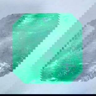IGI Certified 7.22 ct. Emerald - COLOMBIA: IGI Certified 7.22 ct. Emerald - COLOMBIA  Ct. wt.- 7.22 ct. Color - Green Clarity- Transparent Cut- Square Emerald cut Clarity - SI Dimensions - 11.66 x 11.47 x 9.06 mm Or
