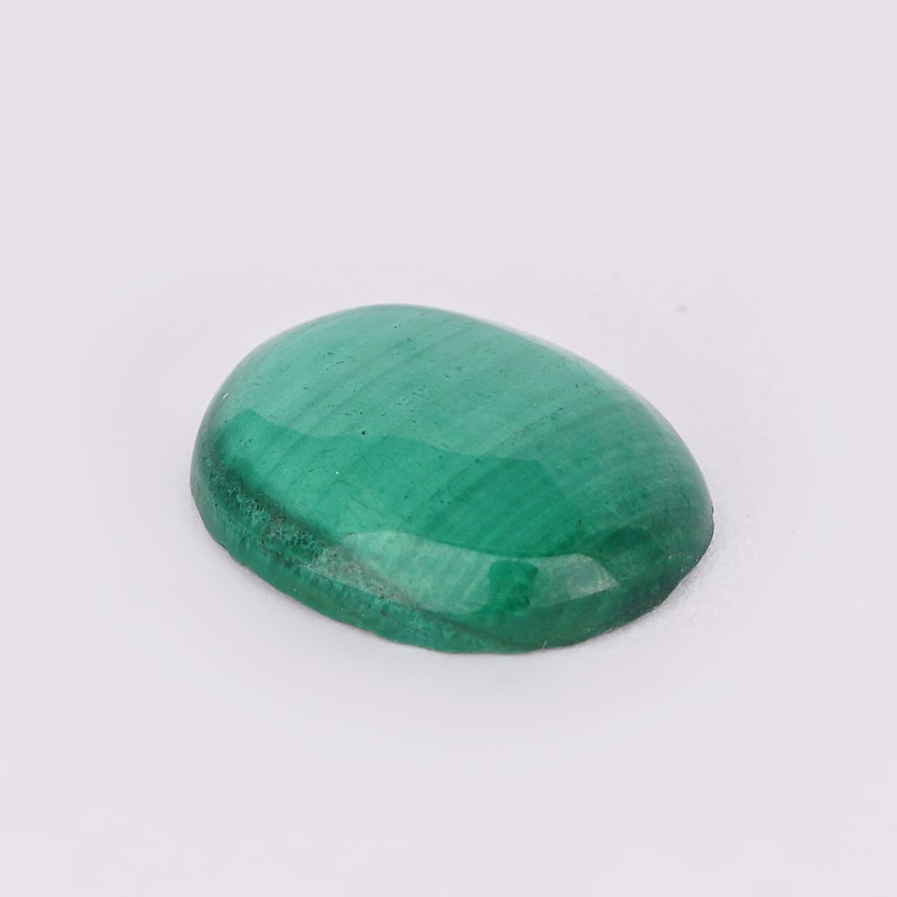 2.86 ct. Green Malachite: 2.86 ct. Green Malachite Color - Green Clarity - Translucent Cut - Cabochon Ct. Weight - 2.86 ct. Treatment - None Certificate of authenticity from HGL </