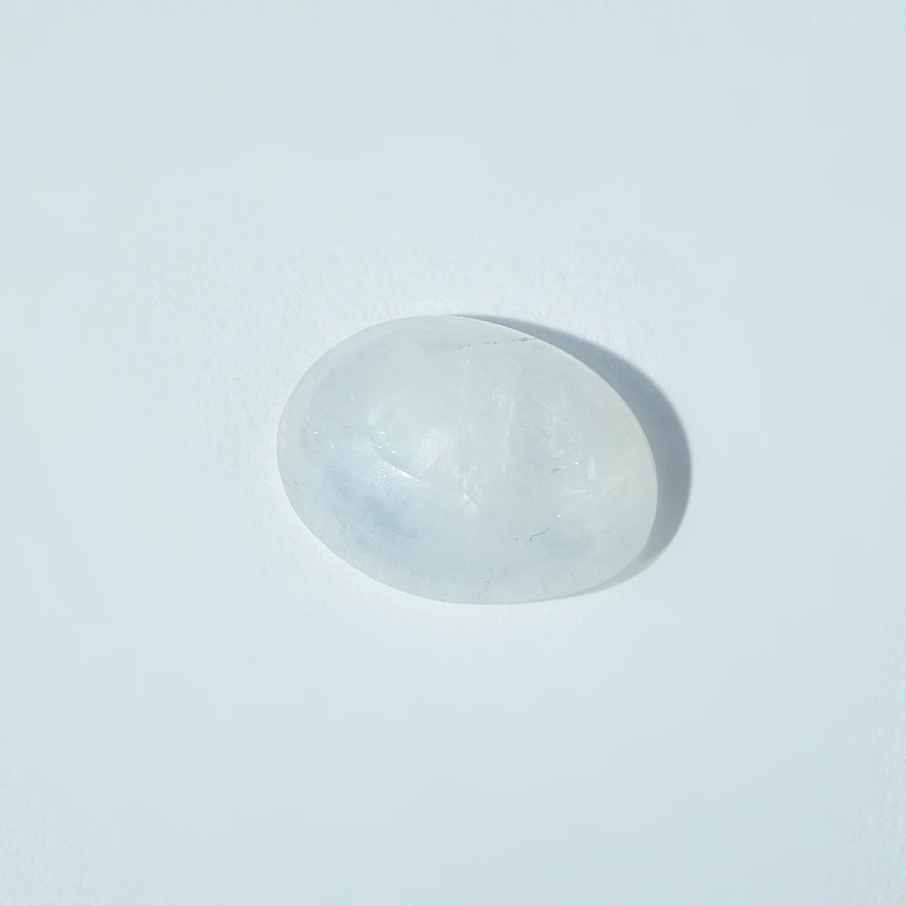 1.78 ct. Labradorite - CANADA: 1.78 ct. Labradorite - CANADA Color - White Clarity - Translucent Cut - Cabochon Ct. Weight - 1.78 ct. Origin - CANADA Treatment - None