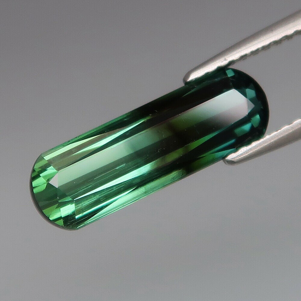 IGI Certified 3.52 ct. Bi-color Tourmaline - MOZAMBIQUE (1 of 2)