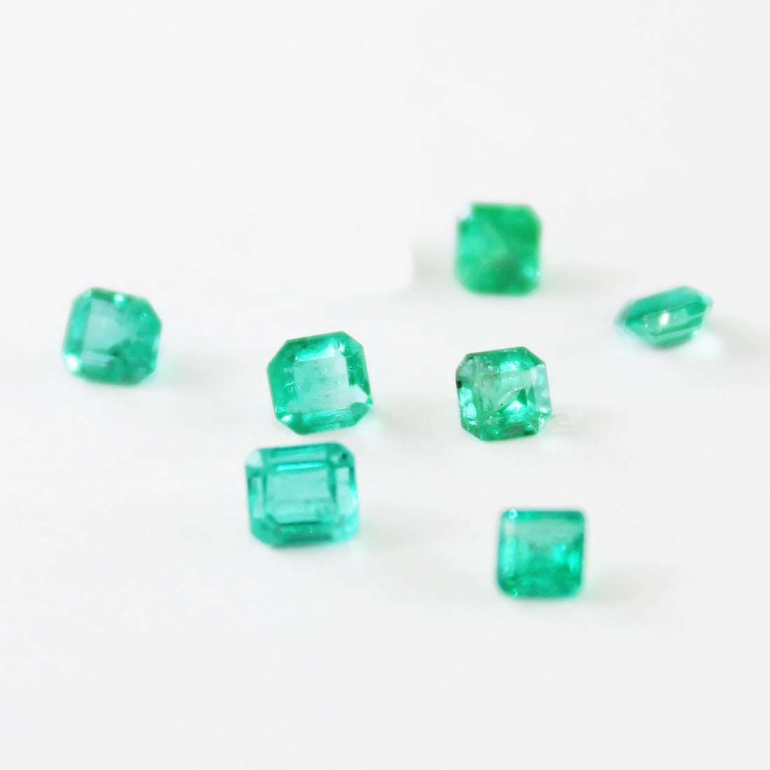 1.27 ct. Emerald Lot - COLOMBIA (1 of 2)