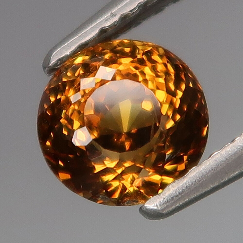 1.25 ct. Natural Yellow Malaya Garnet - AFRICA (1 of 2)