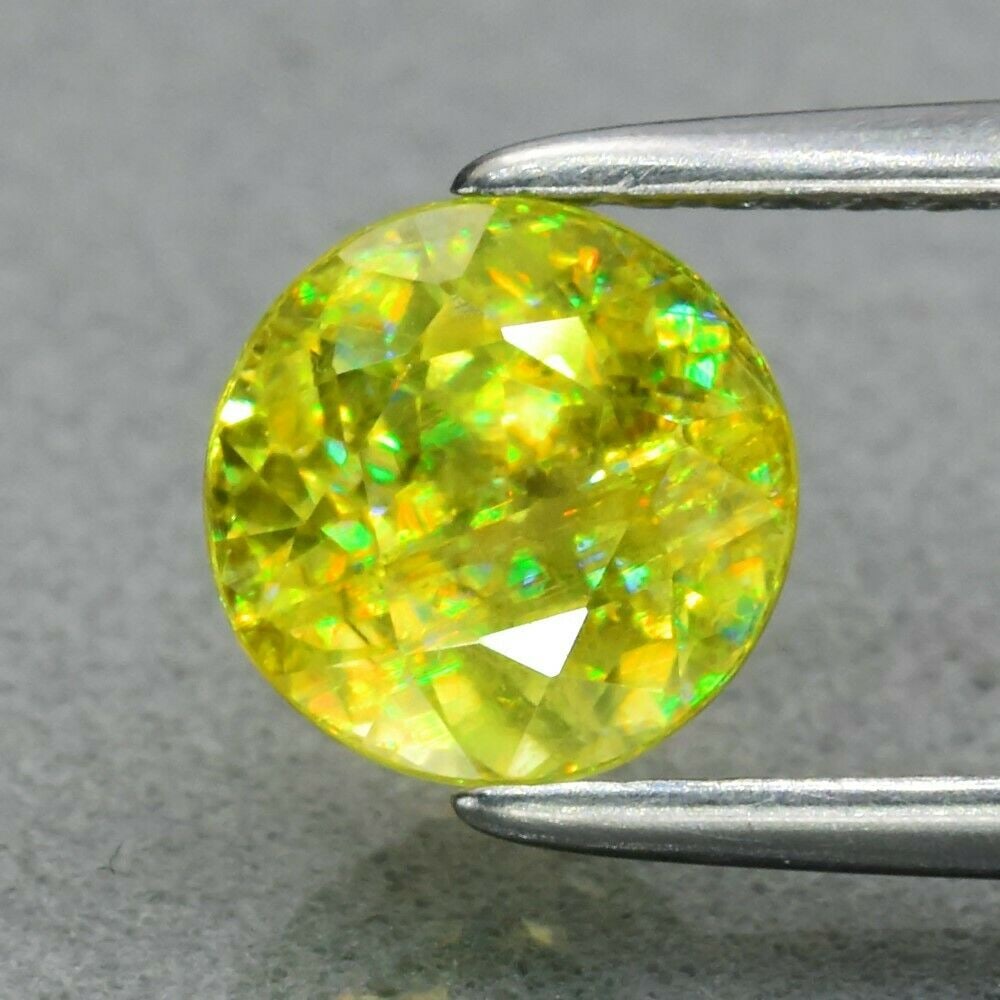 1.13 ct. Natural Greenish Yellow Sphene - MADAGASCAR (1 of 2)